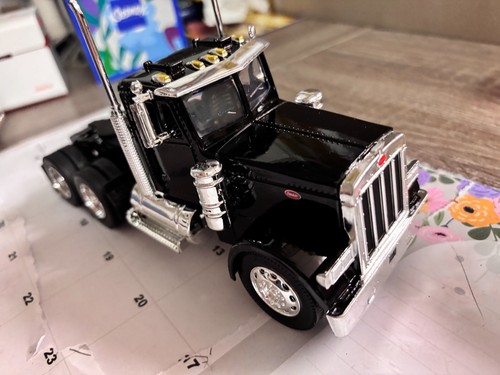 New ray used - , peterbilt